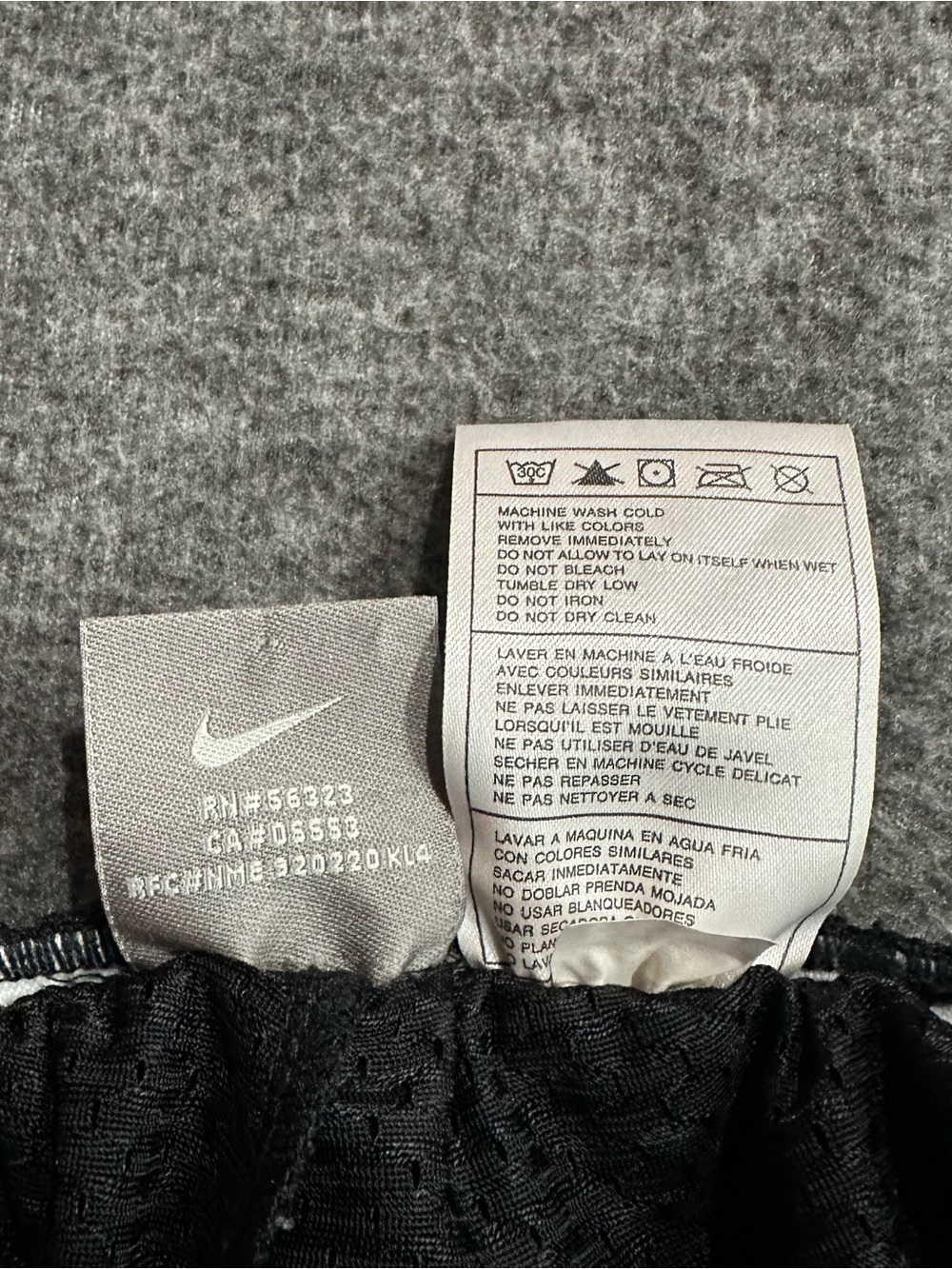 Nike Boys Large 12-14 Black White Tearaway Snap Track Pants Mesh Basketball - Picture 5 of 6